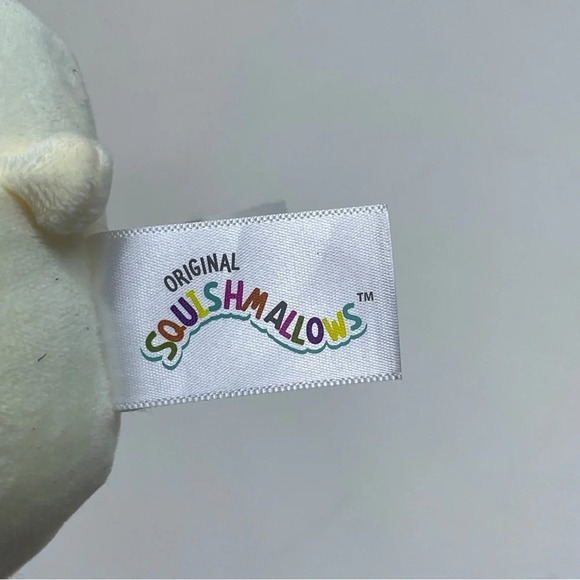 Christmas small polar bear hangable Squishmellow - Picture 4 of 8